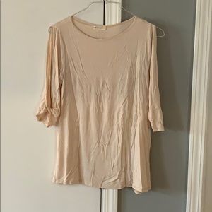 NEW Women’s Open Shoulder/Arm Shirt Large